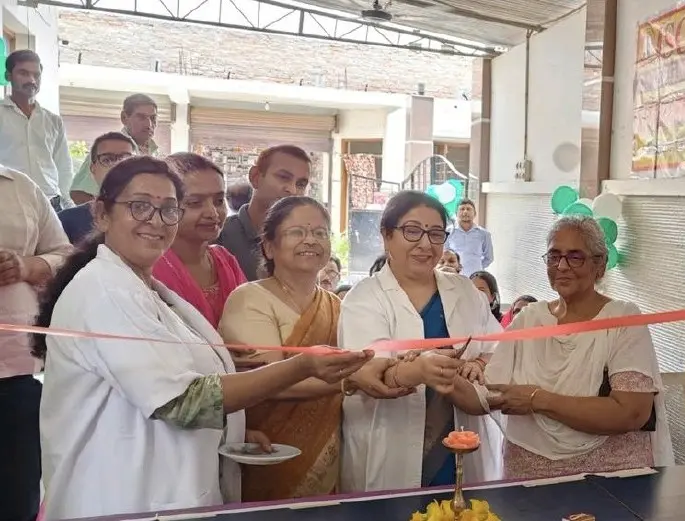 Dr Madhu Singh ribbon cutting